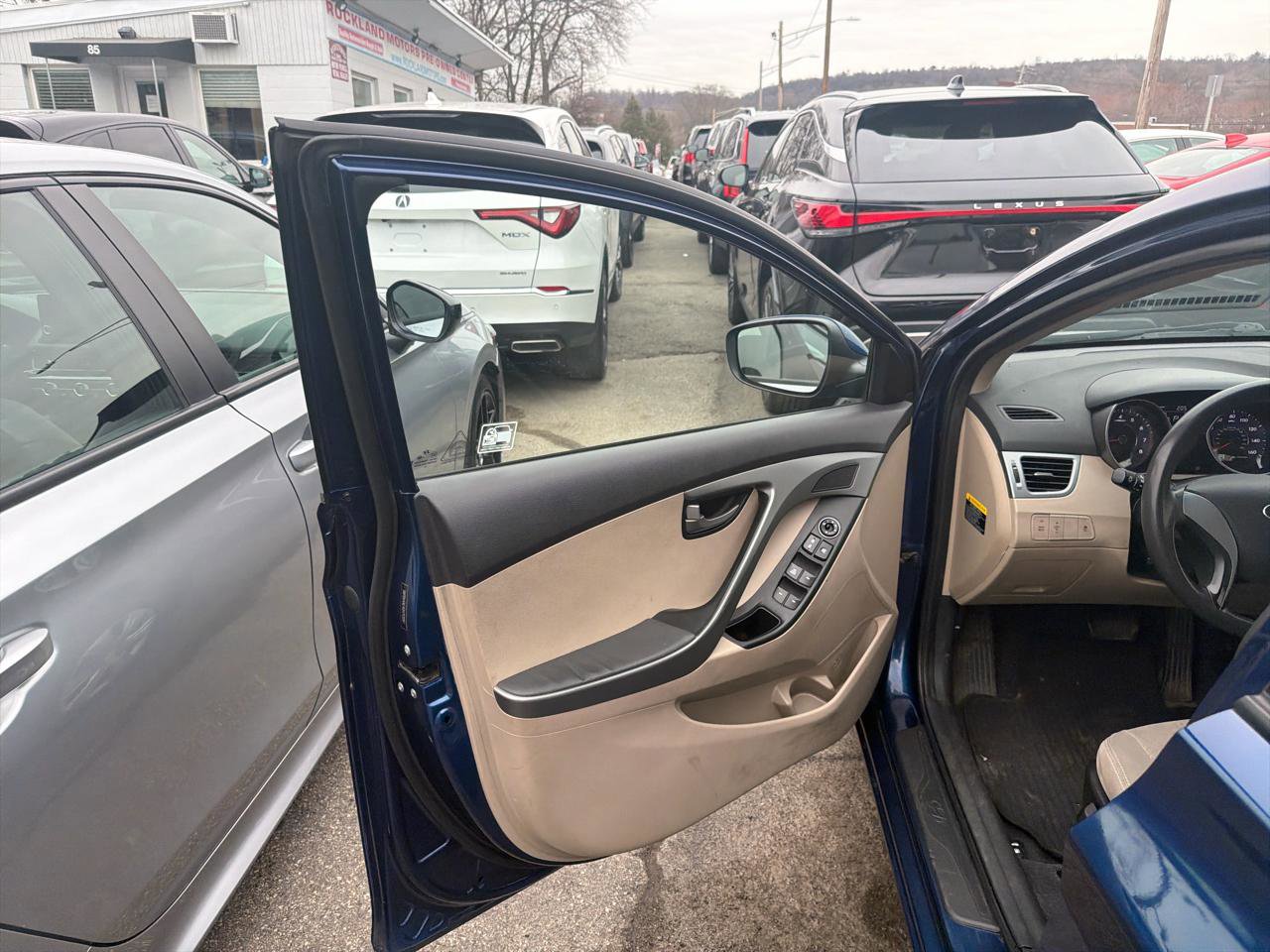 Used 2016 Hyundai Elantra SE image 14