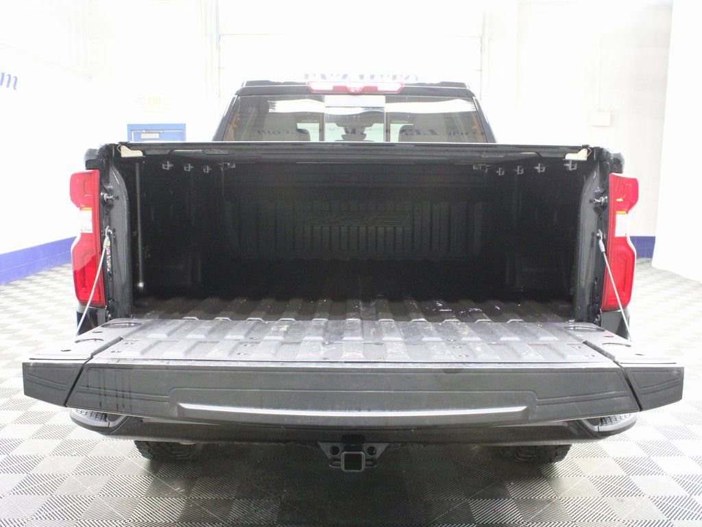 Used 2023 Chevrolet Silverado 1500 ZR2 w/ Technology Package image 44