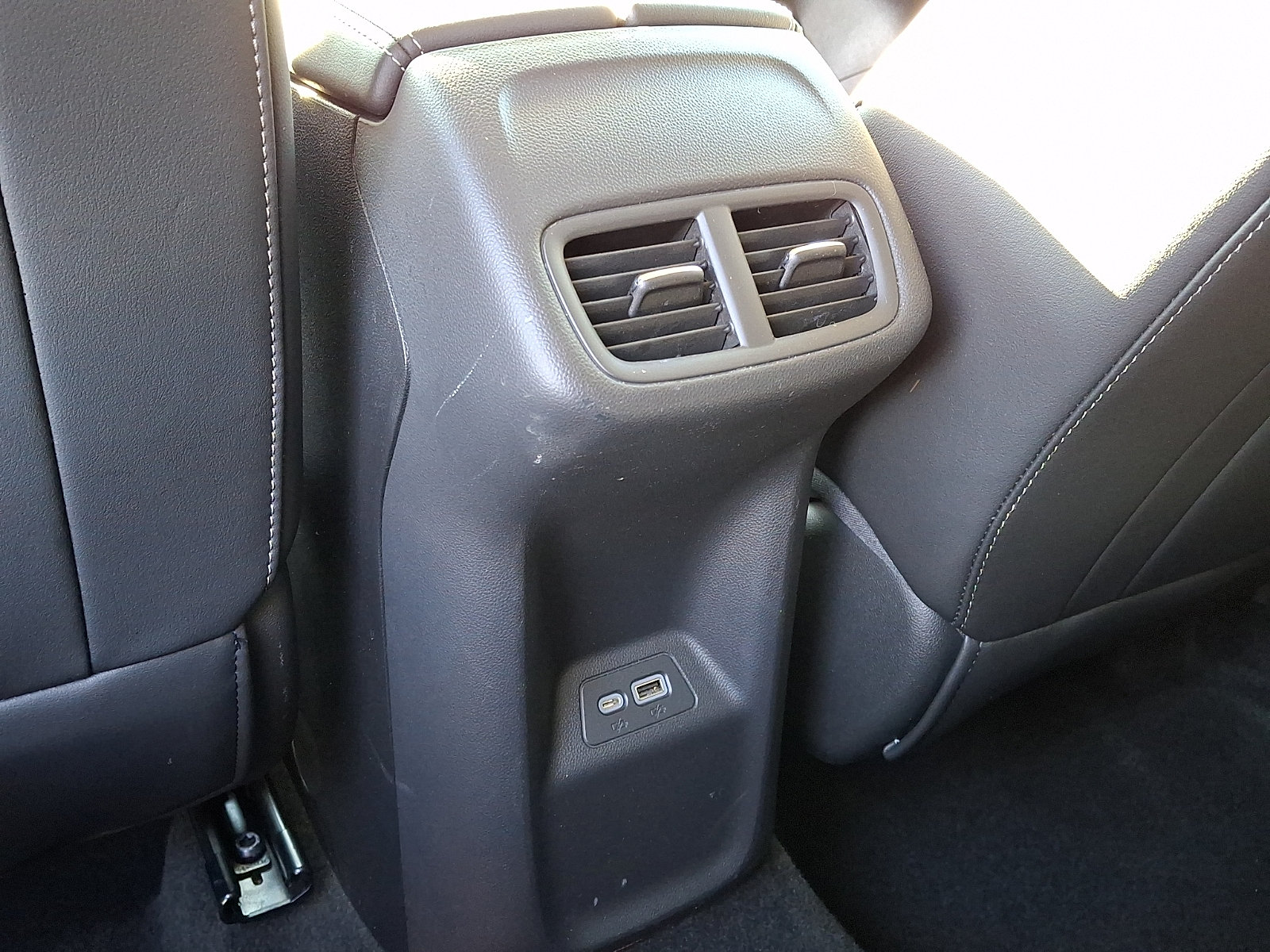 Certified 2022 Buick Envision Essence w/ Technology Package I FWD image 11