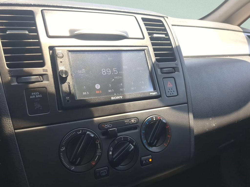 Used 2011 Nissan Versa 1.8 S FWD image 17