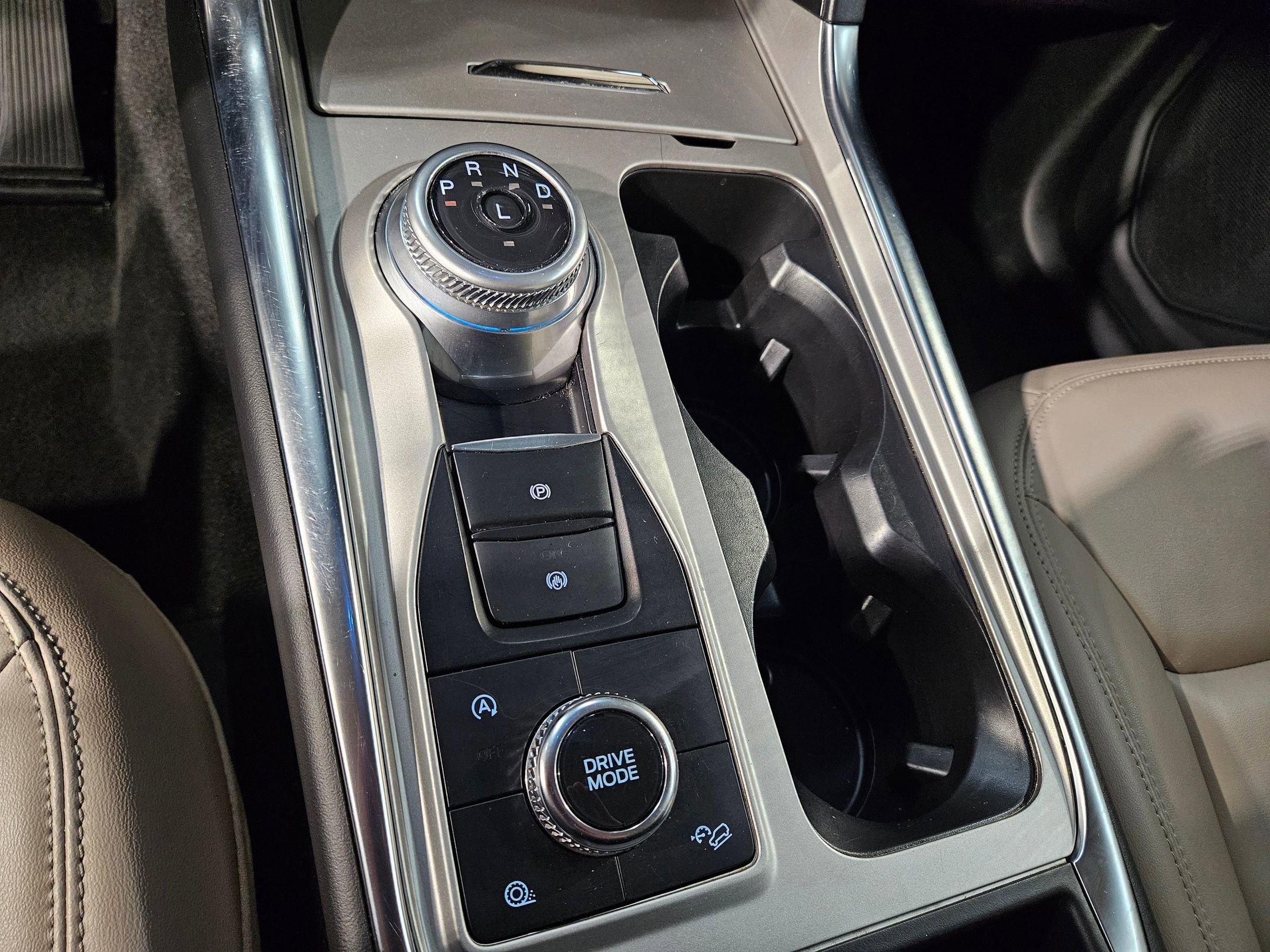 Used 2023 Ford Explorer XLT w/ Equipment Group 202A image 32