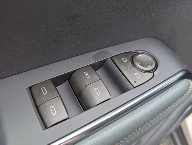New 2026 GMC Acadia AT4 w/ Luxury Package AWD/4WD image 15