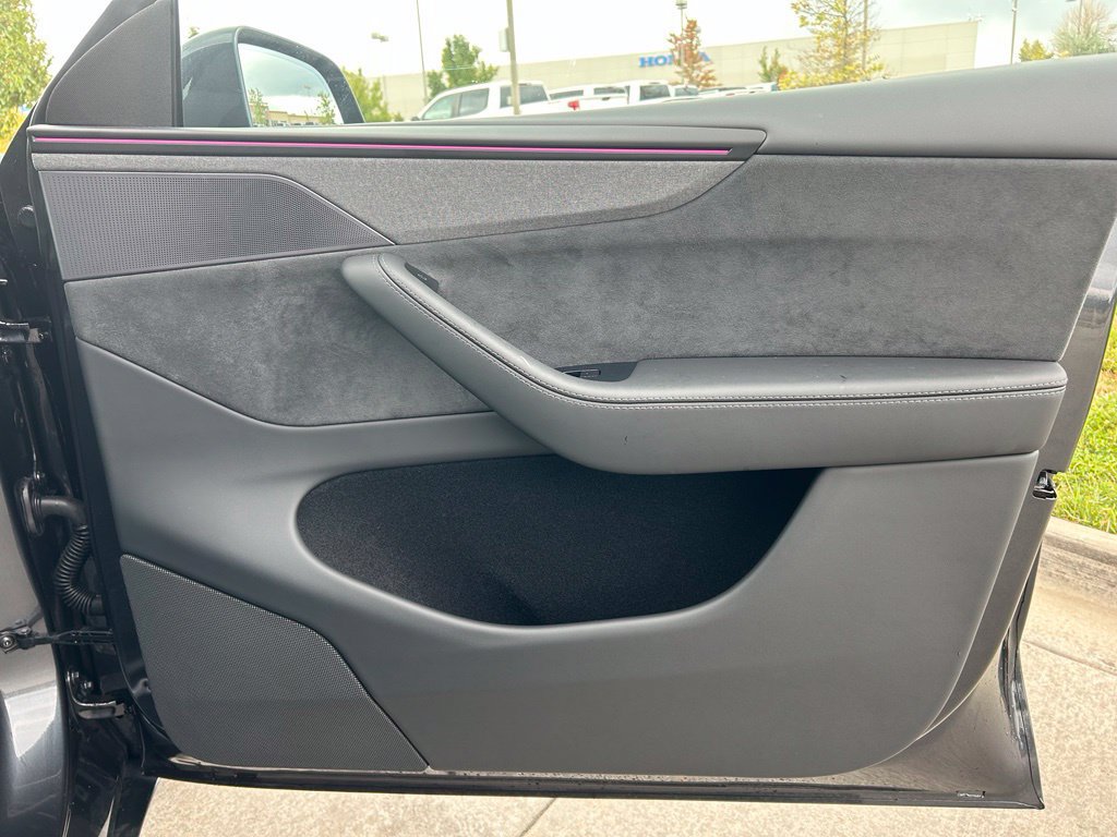 Used 2026 Tesla Model Y Long Range AWD/4WD image 27
