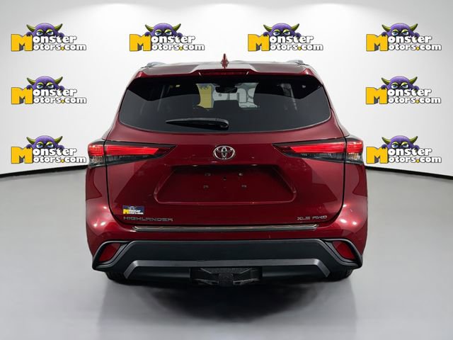Used 2020 Toyota Highlander XLE AWD/4WD image 6