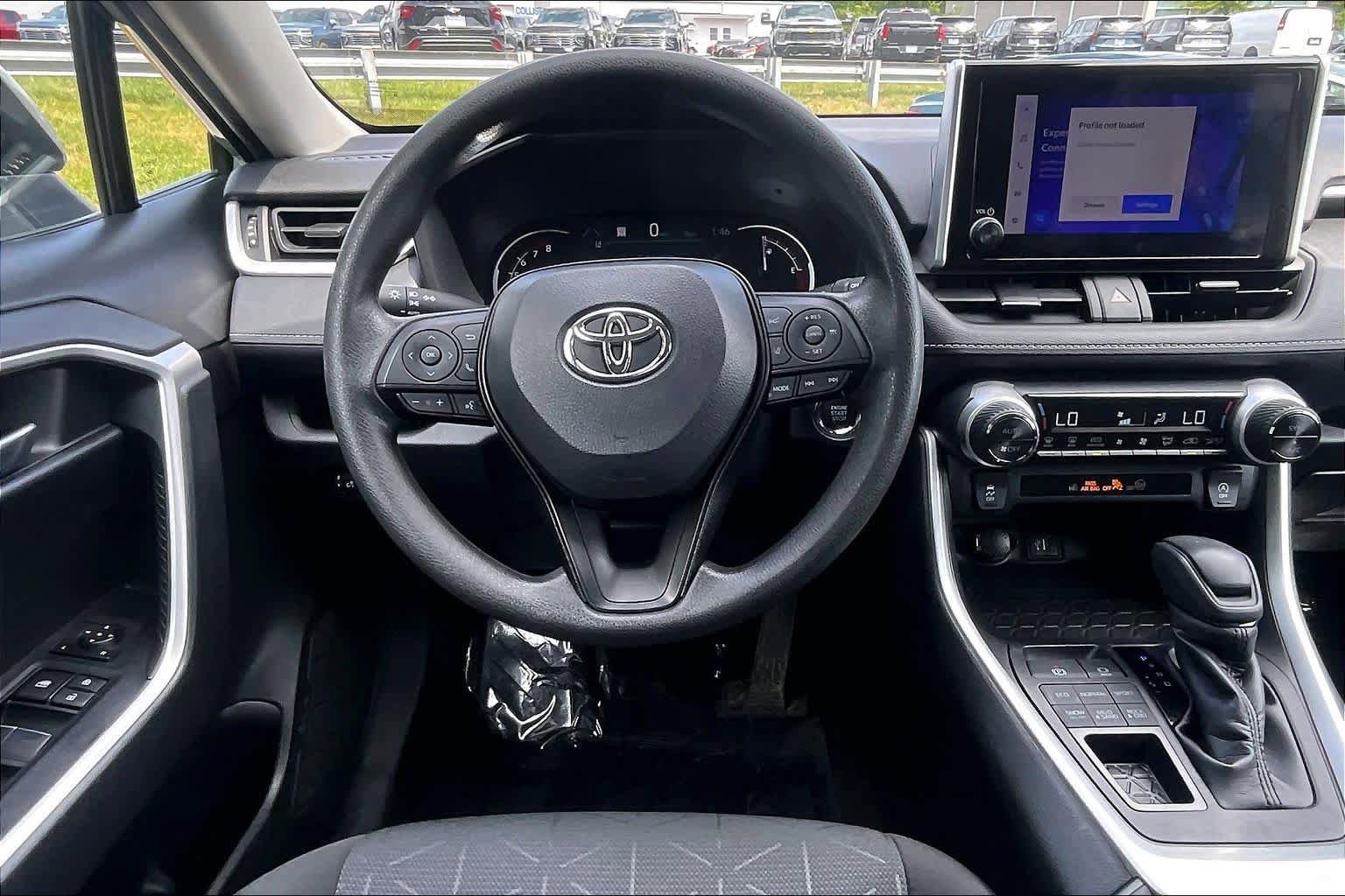 Used 2023 Toyota RAV4 XLE AWD/4WD image 6