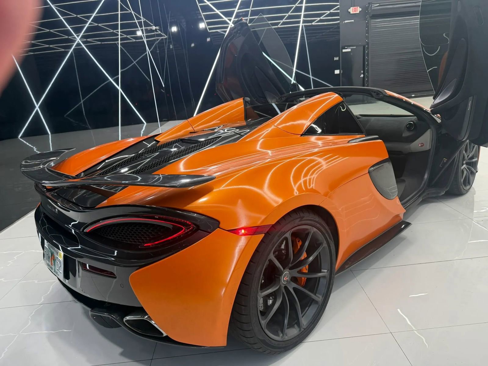 Used 2019 McLaren 570S Spider image 6