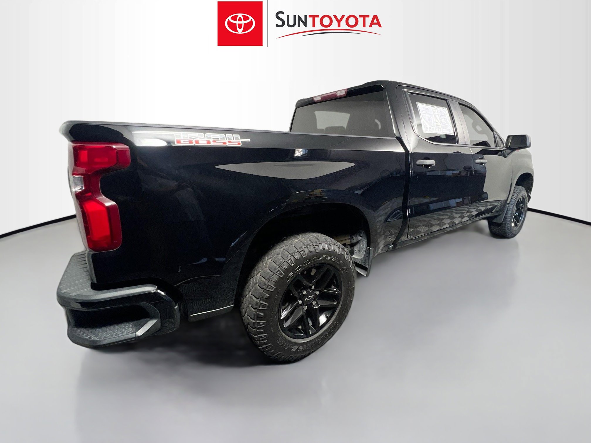 Used 2021 Chevrolet Silverado 1500 Custom Trail Boss w/ Midnight Edition image 4