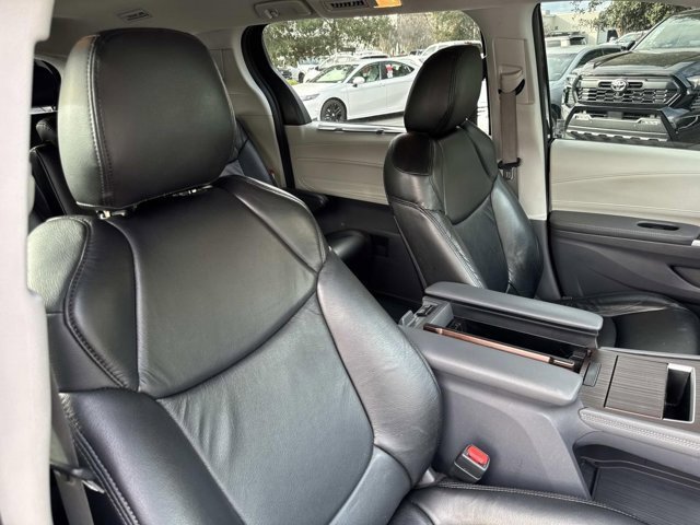 Certified 2023 Toyota Sienna LE w/ LE Plus Package image 16