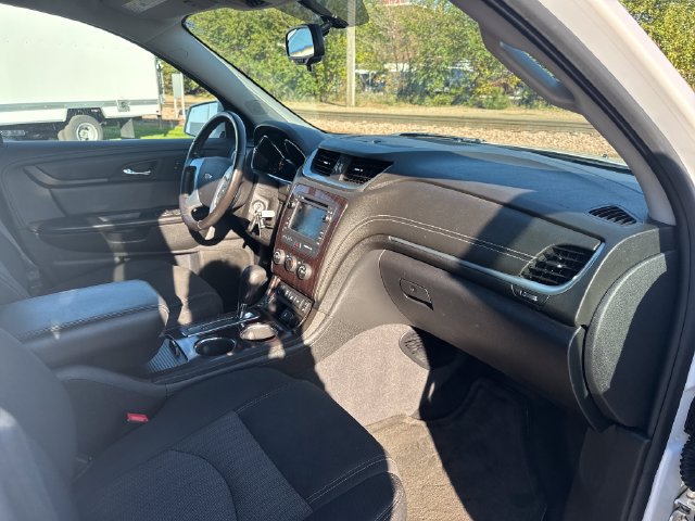 Used 2017 Chevrolet Traverse LT w/ Style and Technology Package AWD/4WD image 26