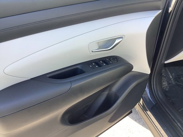 Certified 2025 Hyundai Tucson SE AWD/4WD image 18