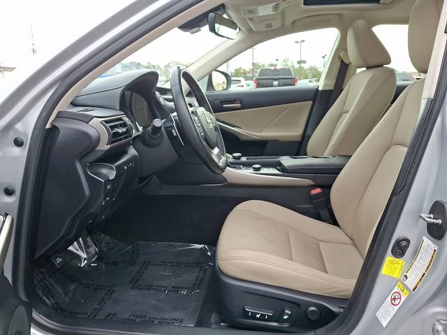 Used 2017 Lexus IS 200t w/ Premium Package RWD image 13