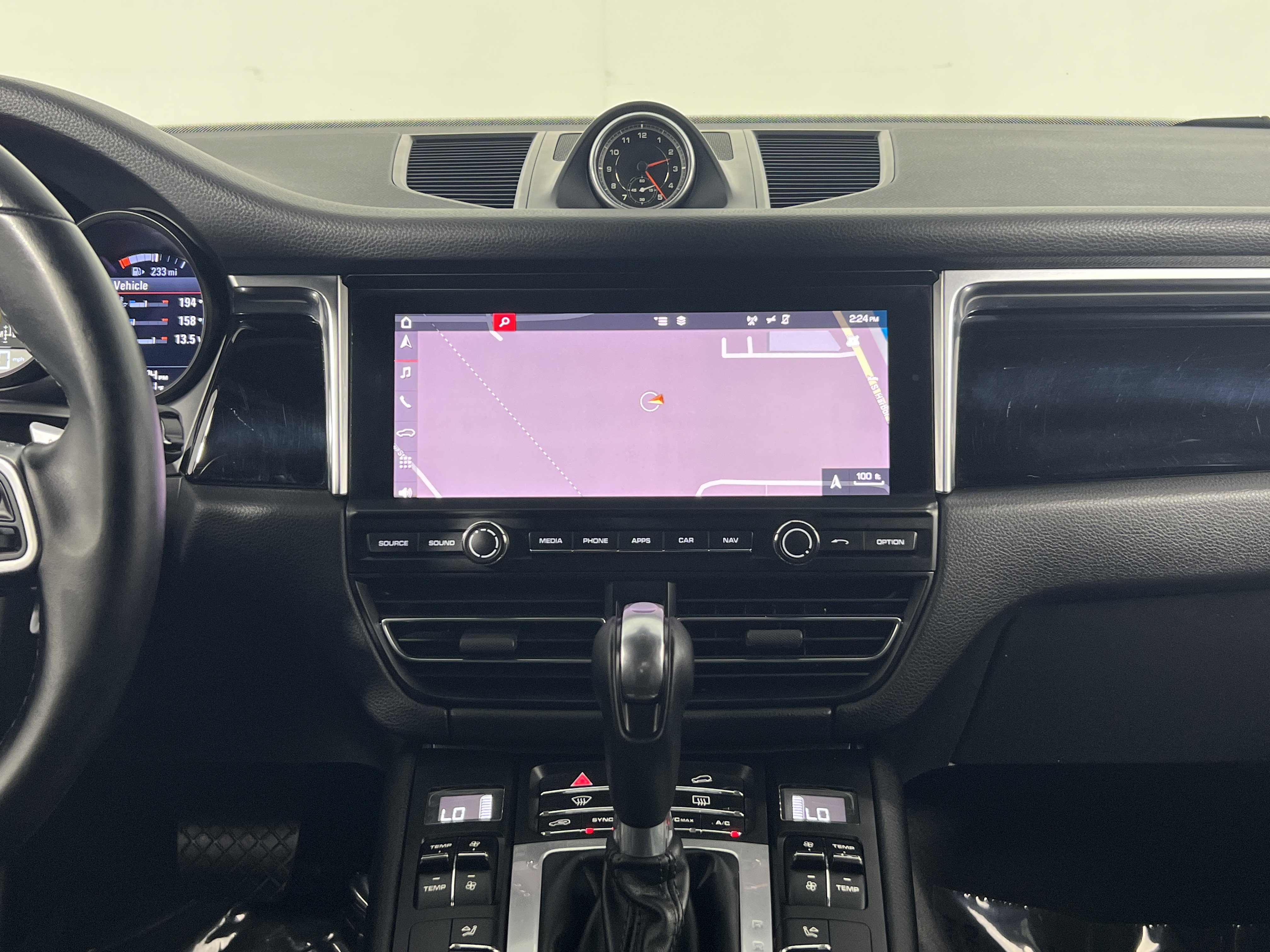 Certified 2019 Porsche Macan AWD/4WD image 19
