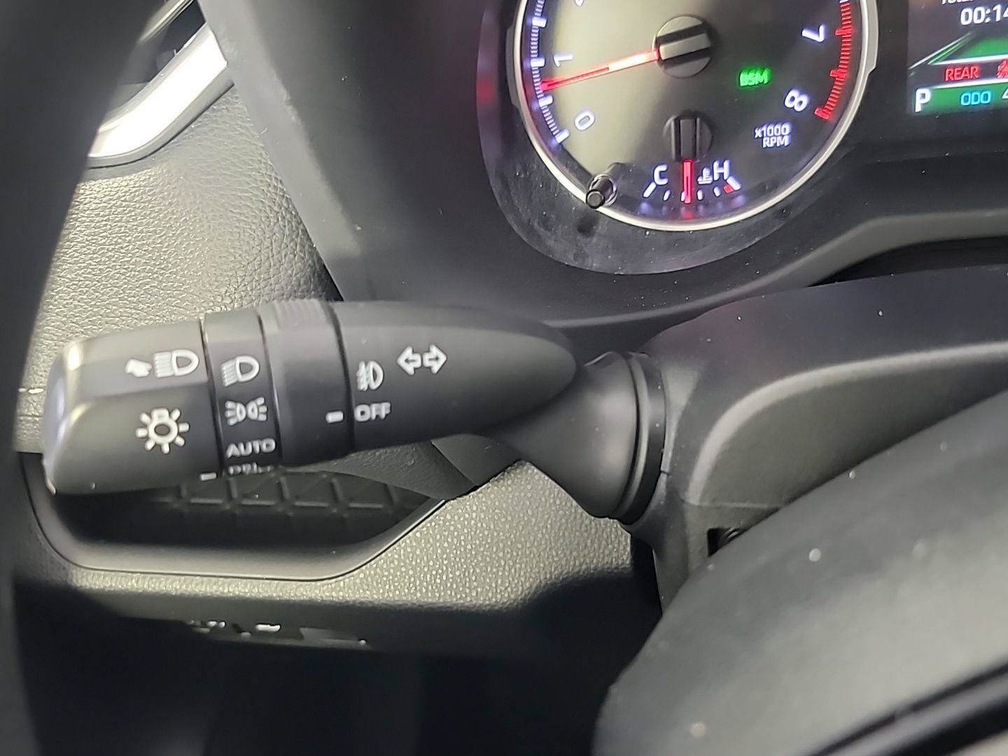 Used 2019 Toyota RAV4 XLE w/ All Weather Liner Package AWD/4WD image 28
