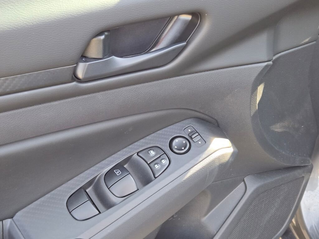 Used 2025 Nissan Altima 2.5 S image 18