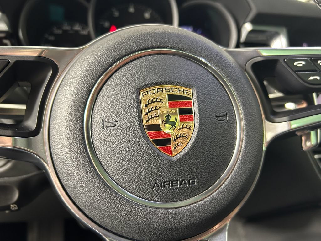 Certified 2019 Porsche Macan AWD/4WD image 18