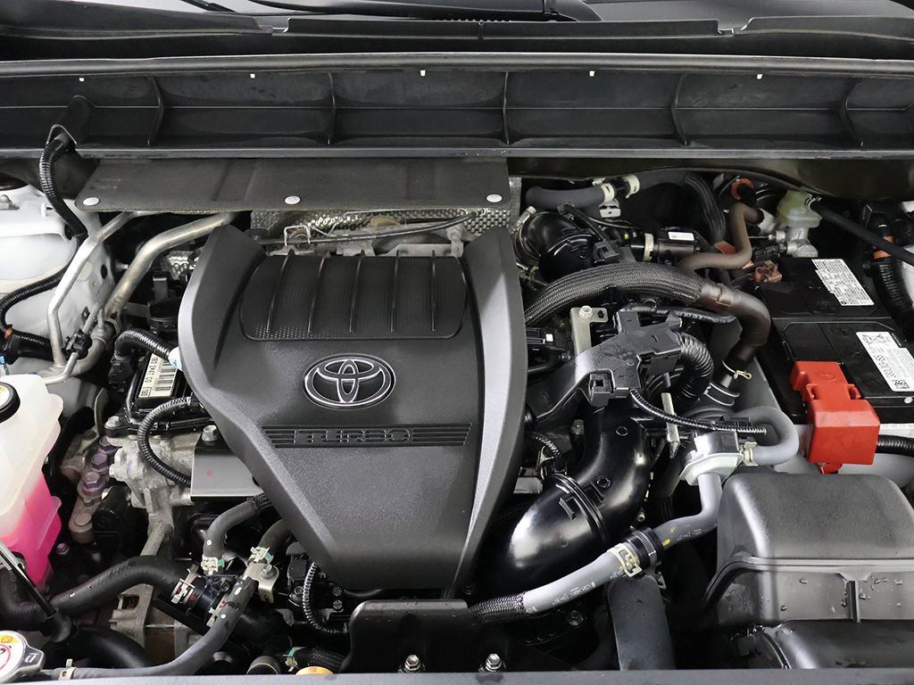 Used 2023 Toyota Highlander L AWD/4WD image 17