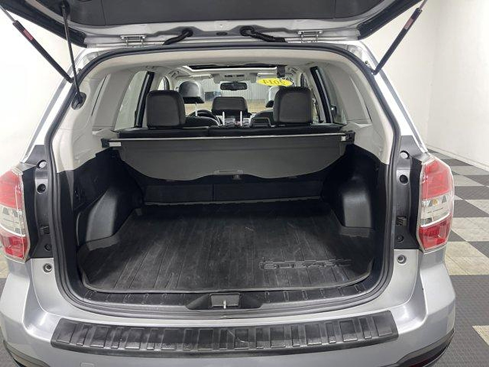 Used 2014 Subaru Forester 2.5i Touring AWD/4WD image 13