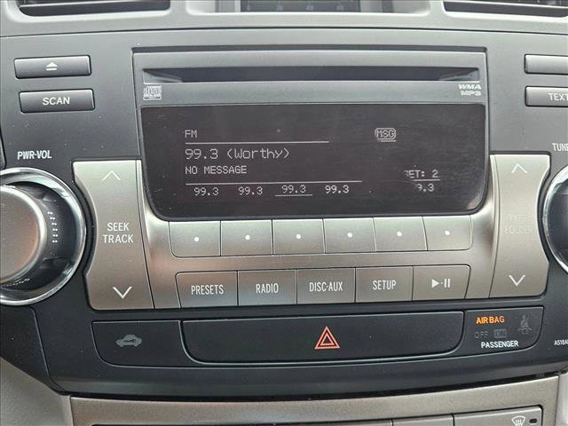 Used 2011 Toyota Highlander SE w/ Tow Pkg image 25