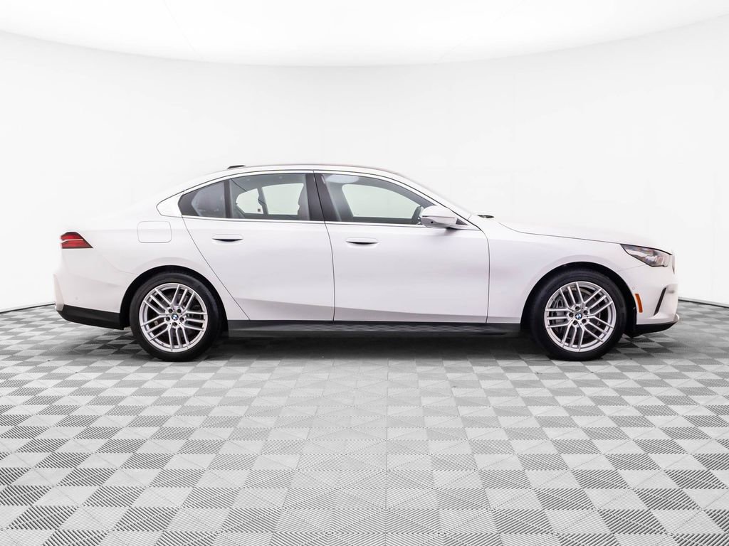 Used 2024 BMW 540i xDrive w/ Executive Package AWD/4WD image 7