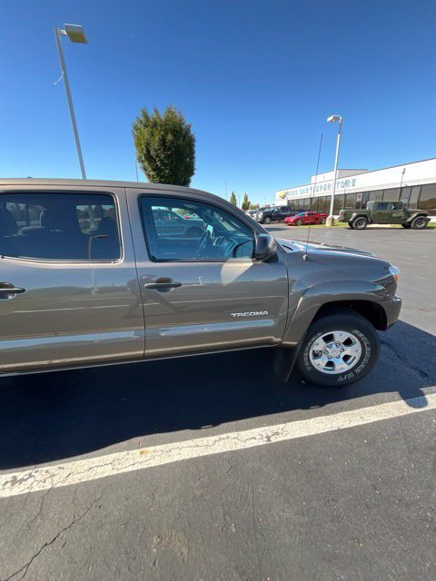 Used 2014 Toyota Tacoma 4x4 Double Cab w/ TRD Off-Road Package image 15
