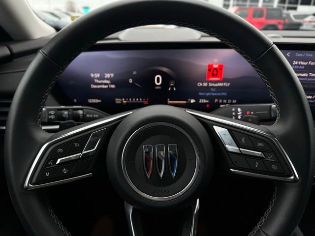 Used 2025 Buick Envision Preferred image 23