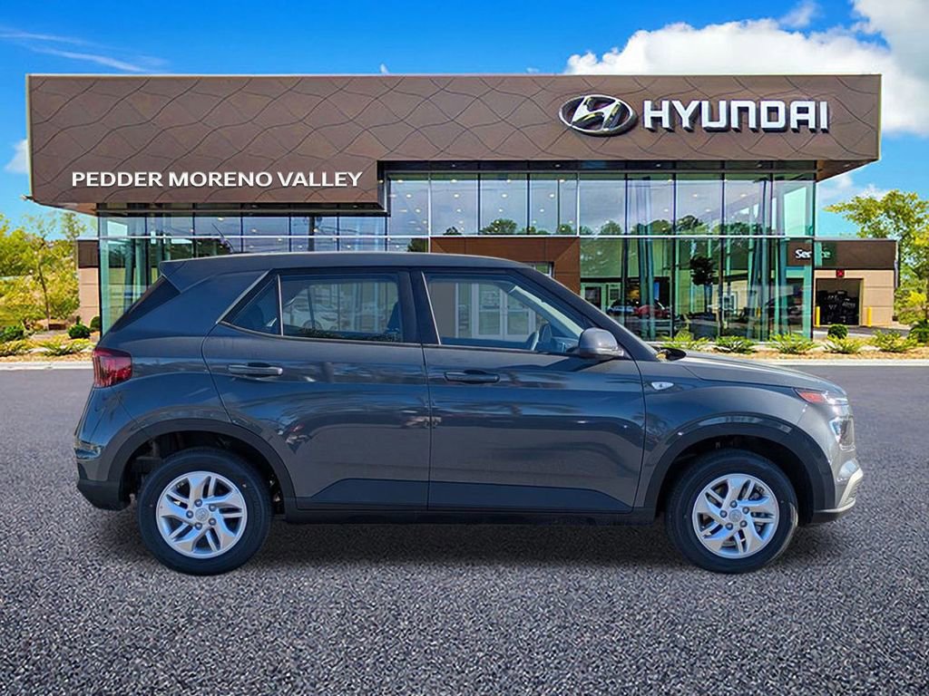 New 2026 Hyundai Venue SE image 7