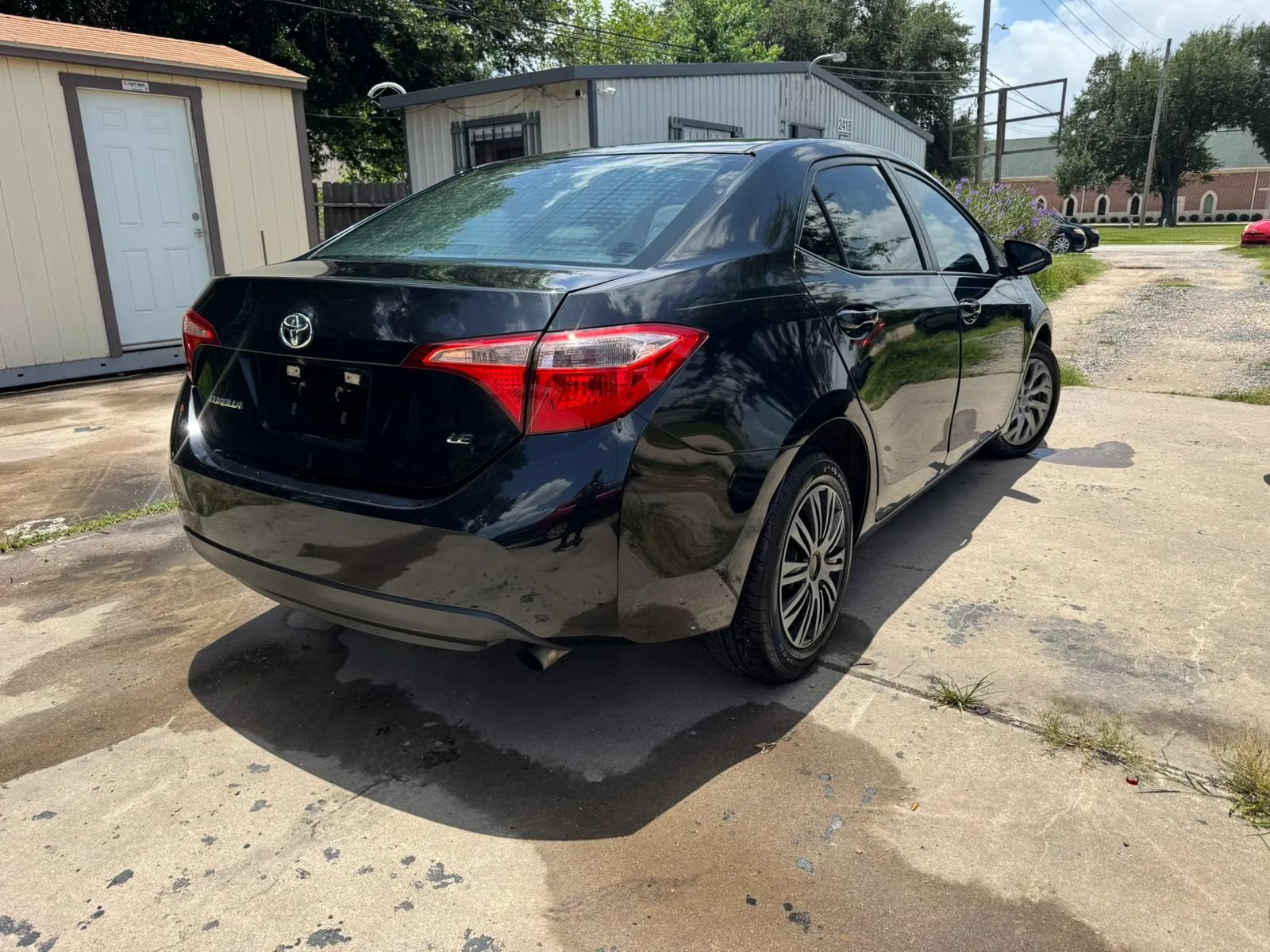 Used 2017 Toyota Corolla LE FWD image 6