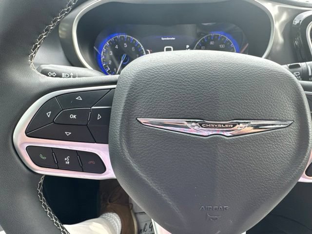 Used 2026 Chrysler Pacifica Select FWD image 20