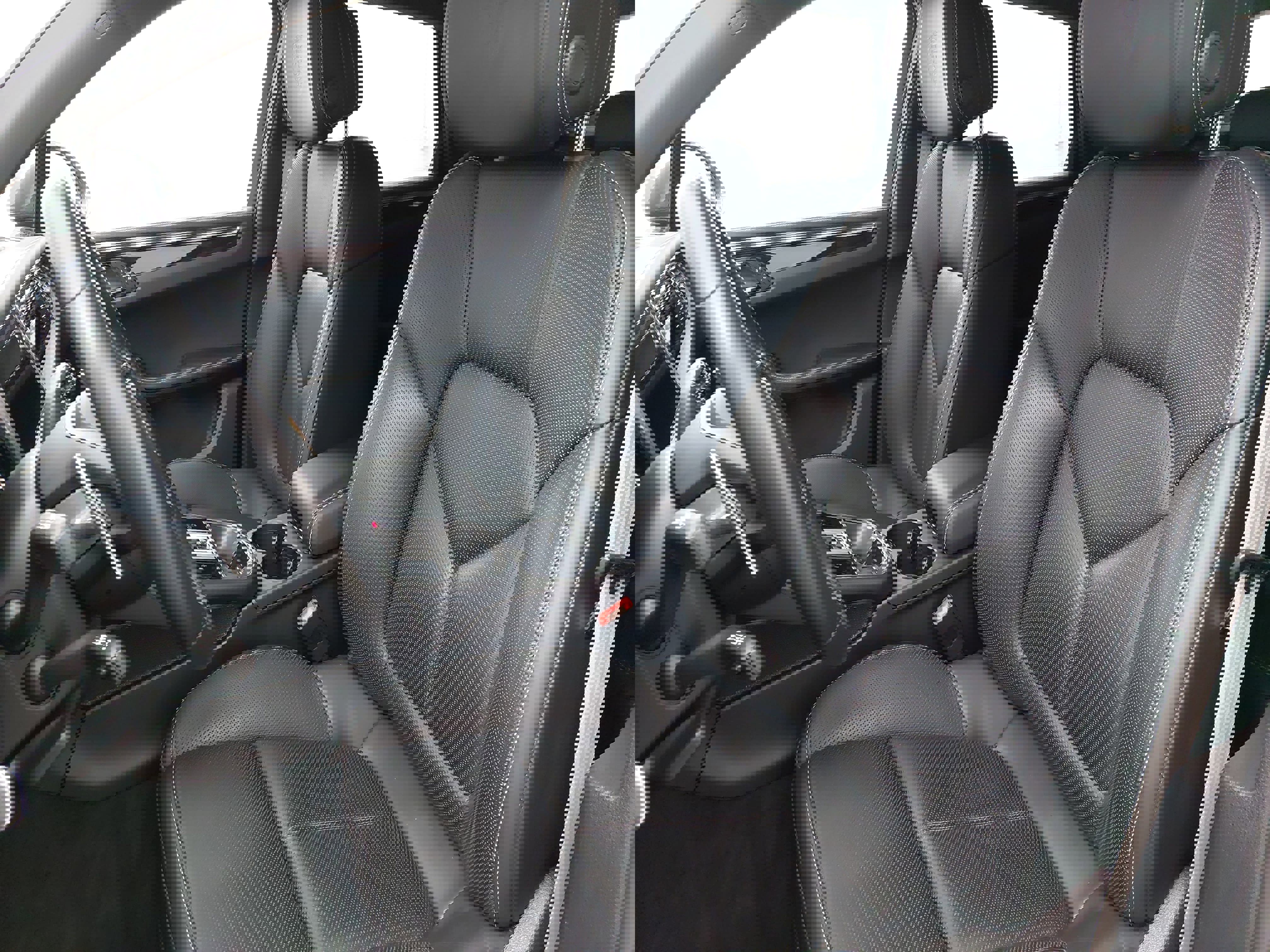 Certified 2024 Porsche Macan Turbo w/ Premium Plus Package image 17