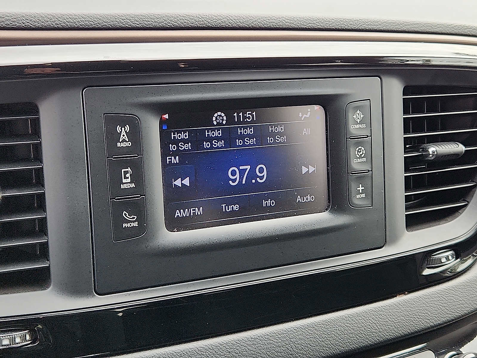 Used 2017 Chrysler Pacifica LX image 16