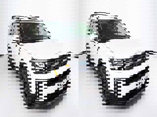 Used 2024 Hyundai Santa Fe SEL image 2