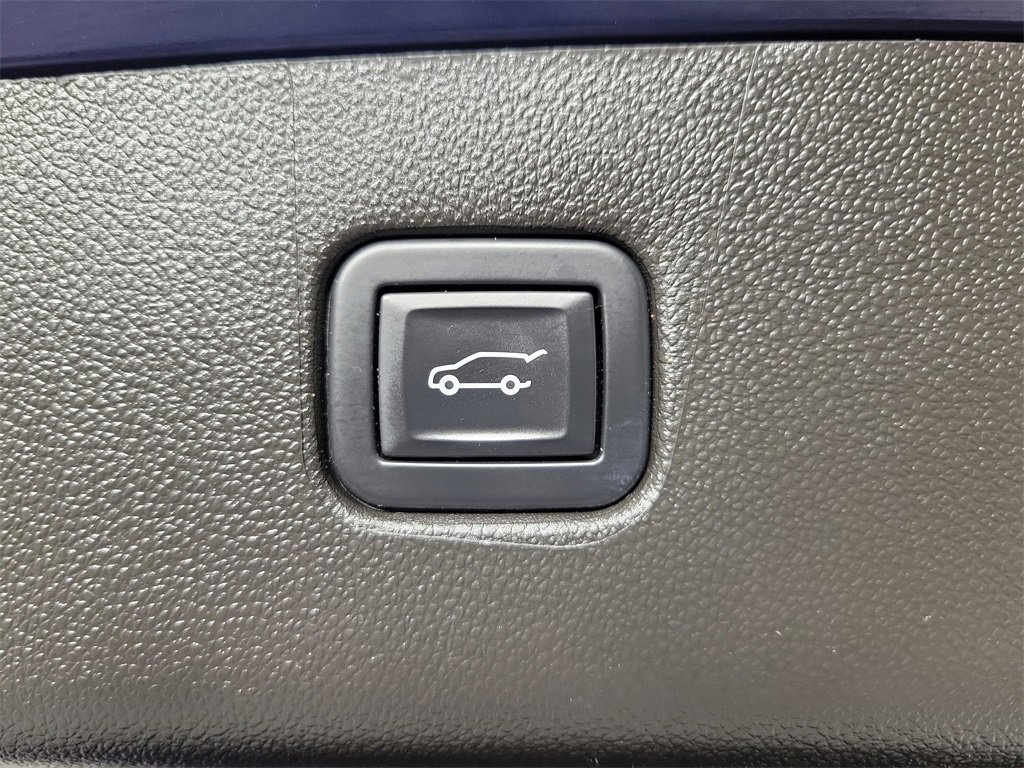 Used 2023 Chevrolet Blazer LT w/ Convenience Package image 8