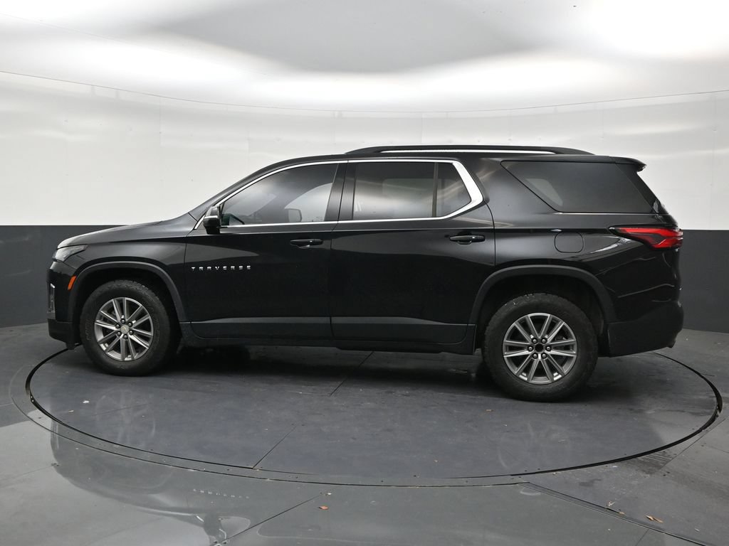 Used 2023 Chevrolet Traverse LT FWD image 2