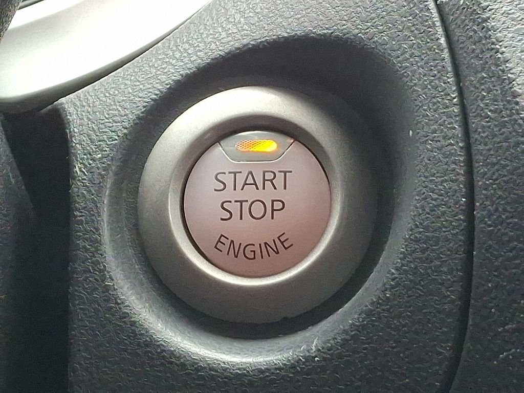 Used 2014 Nissan Juke SL AWD/4WD image 26
