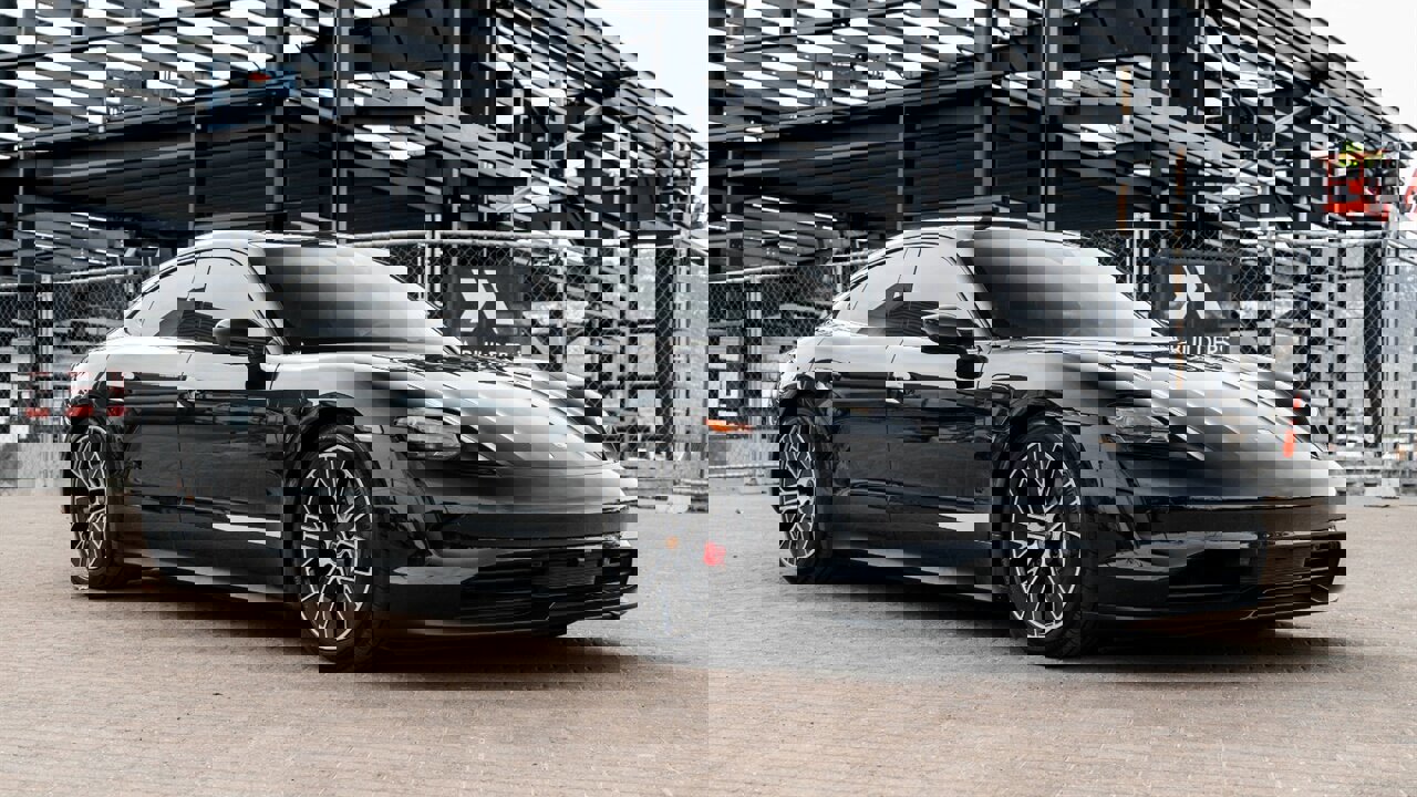 Used 2021 Porsche Taycan 4S image 1