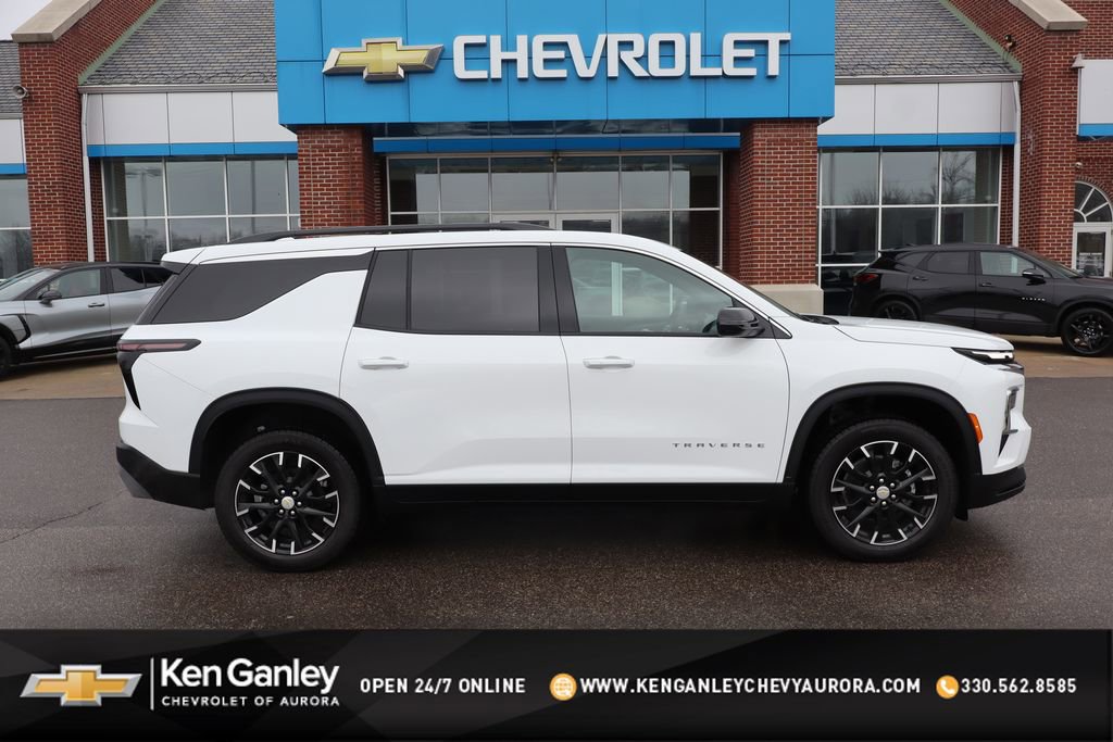 New 2026 Chevrolet Traverse LT w/ Sun and Wheel Package