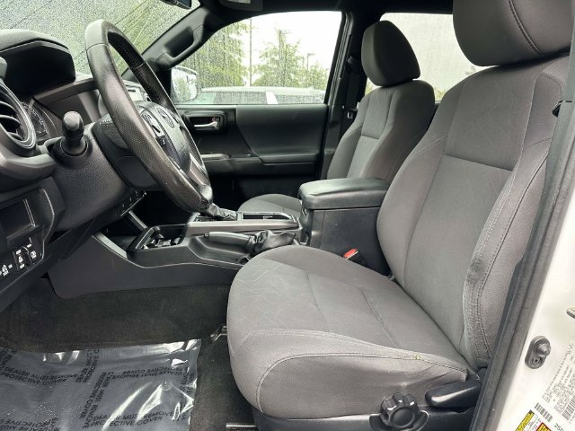 Used 2017 Toyota Tacoma TRD Sport w/ Tow Package AWD/4WD image 12