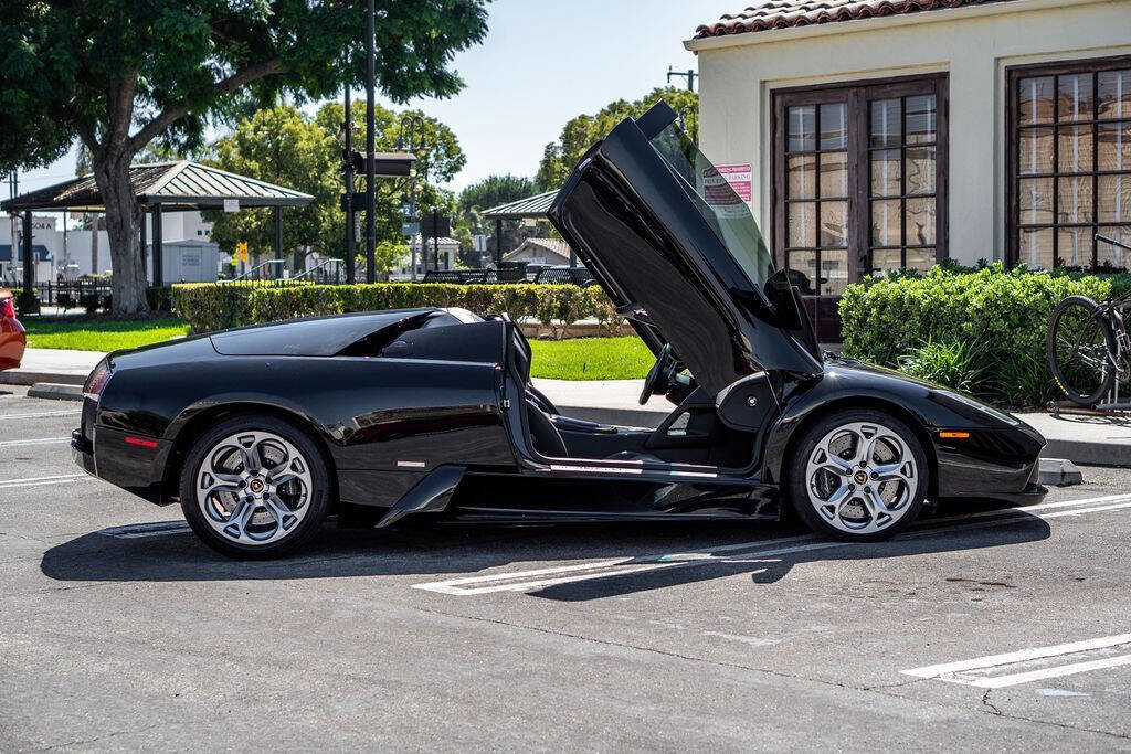 Used 2006 Lamborghini Murcielago Roadster image 9
