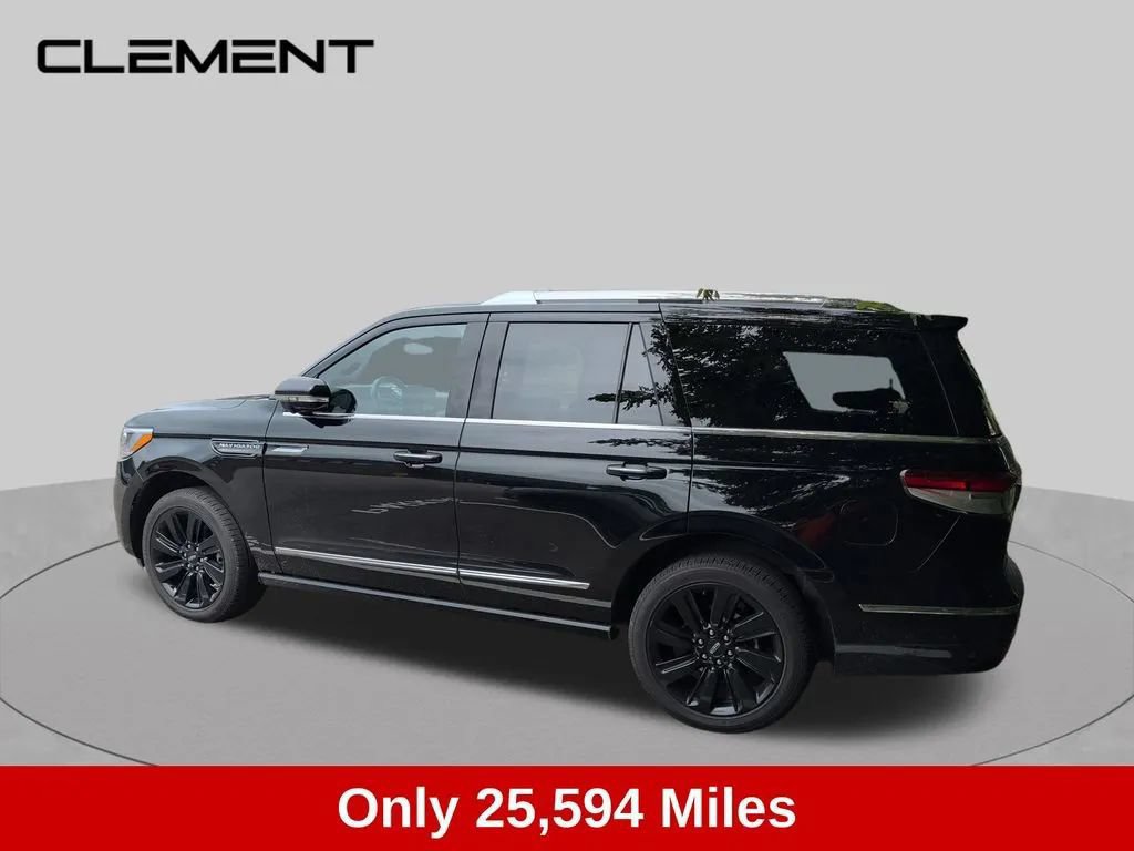 Used 2023 Lincoln Navigator Reserve AWD/4WD image 9