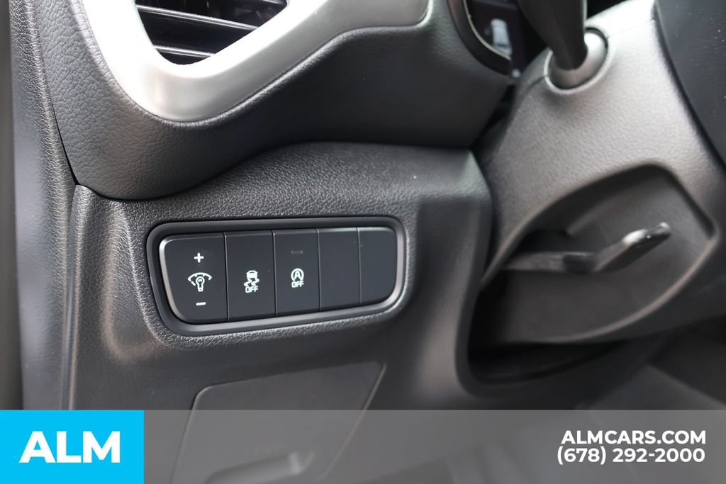 Used 2025 Kia Soul LX w/ LX Technology Package FWD image 15