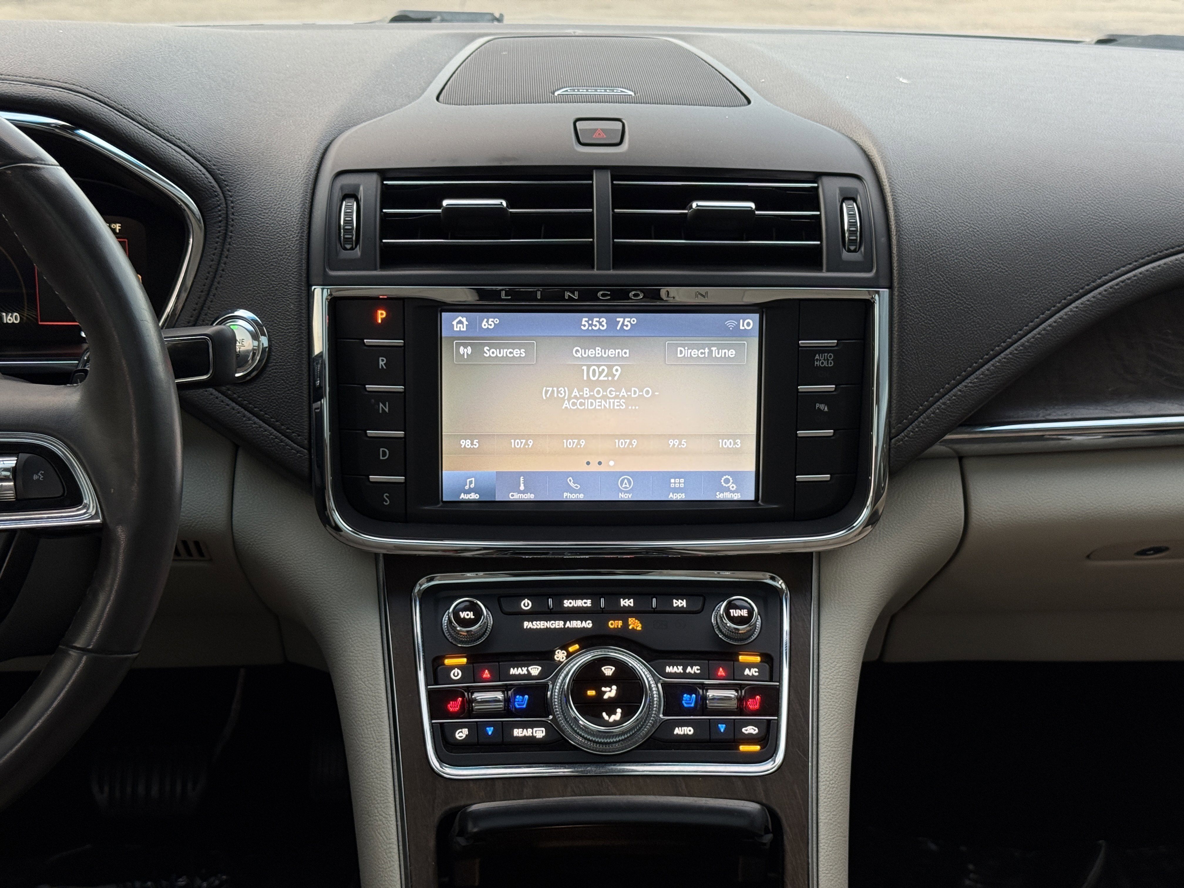 Used 2019 Lincoln Continental Select w/ Continental Climate Package image 24