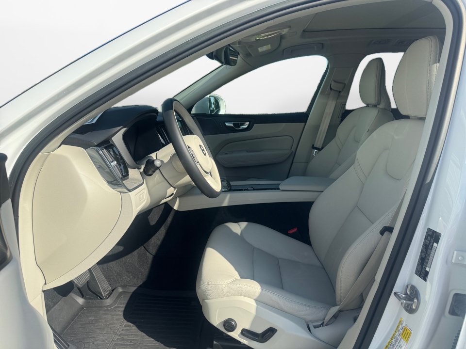 Certified 2023 Volvo XC60 T8 Plus w/ Climate Package AWD/4WD image 9