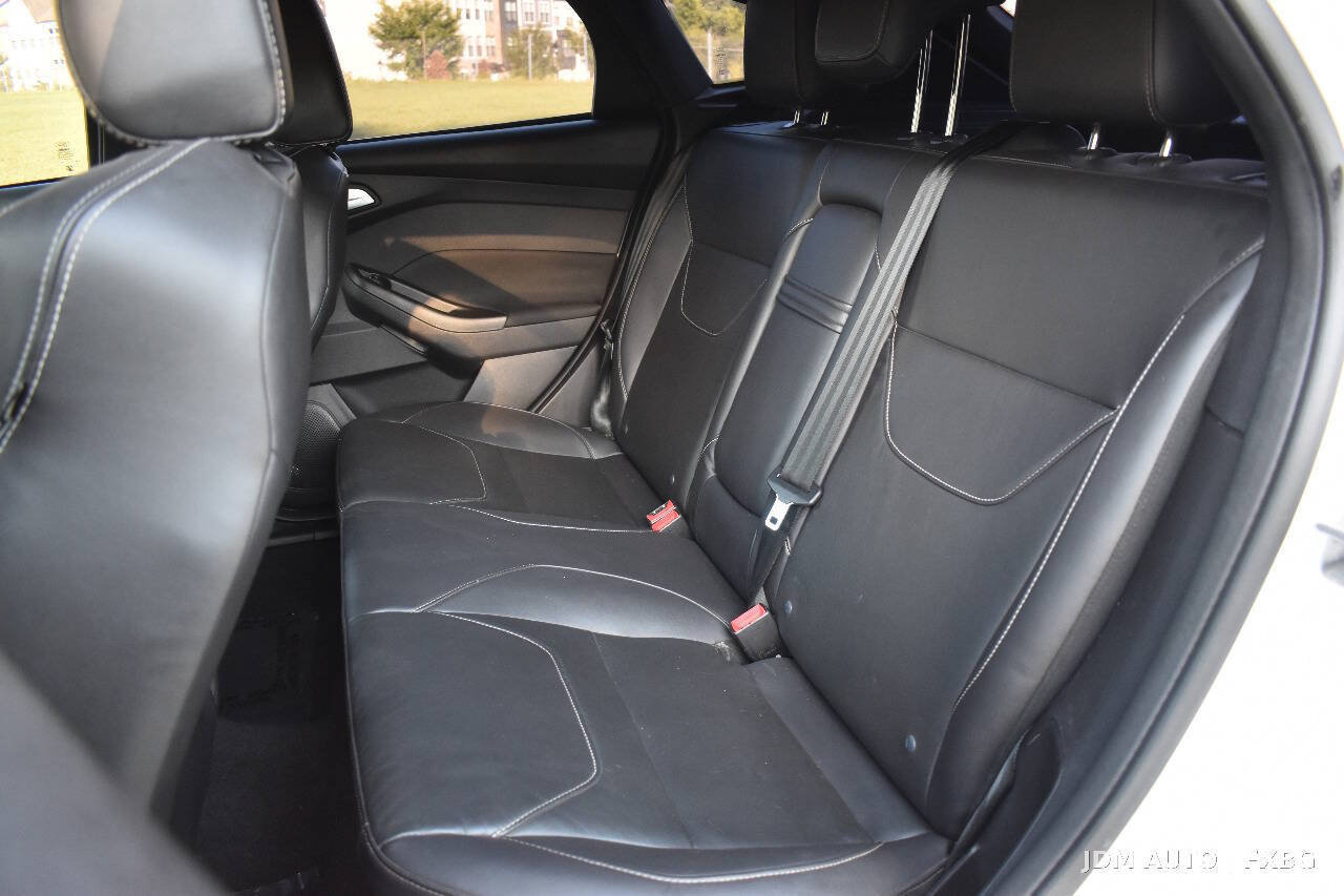 Used 2015 Ford Focus ST w/ Equipment Group 402A FWD image 14