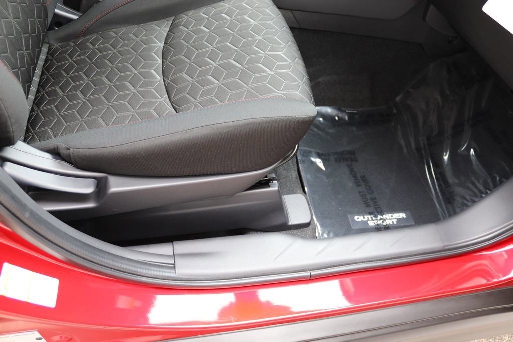 Used 2025 Mitsubishi Outlander Sport LE image 15
