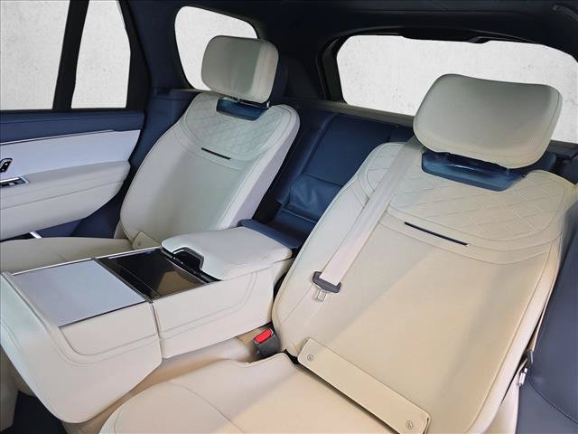 New 2026 Land Rover Range Rover SV AWD/4WD image 14
