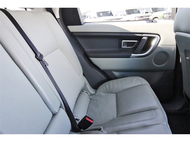 Used 2017 Land Rover Discovery Sport SE image 10