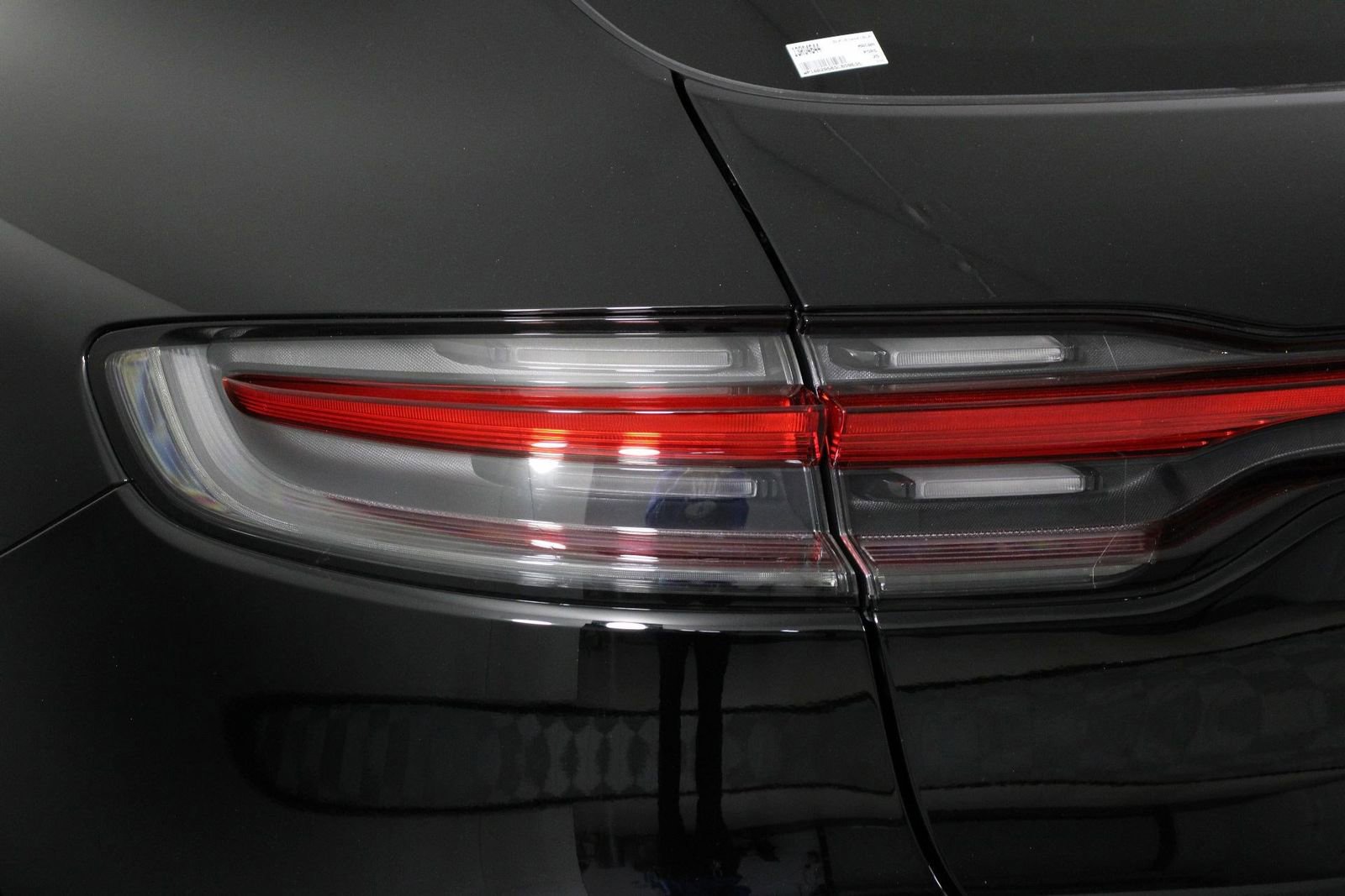 Certified 2025 Porsche Macan image 21