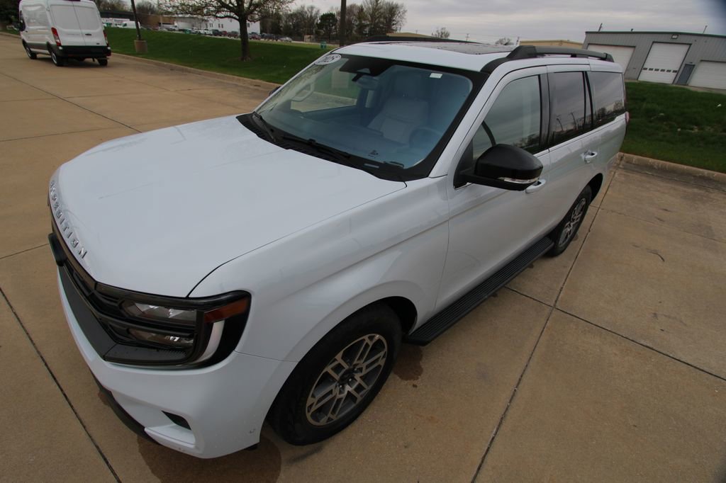 Used 2025 Ford Expedition Active image 21