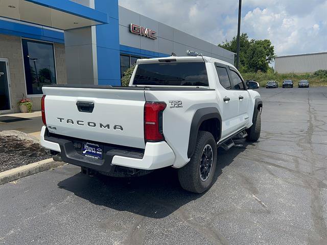 Used 2025 Toyota Tacoma TRD Off-Road AWD/4WD image 8