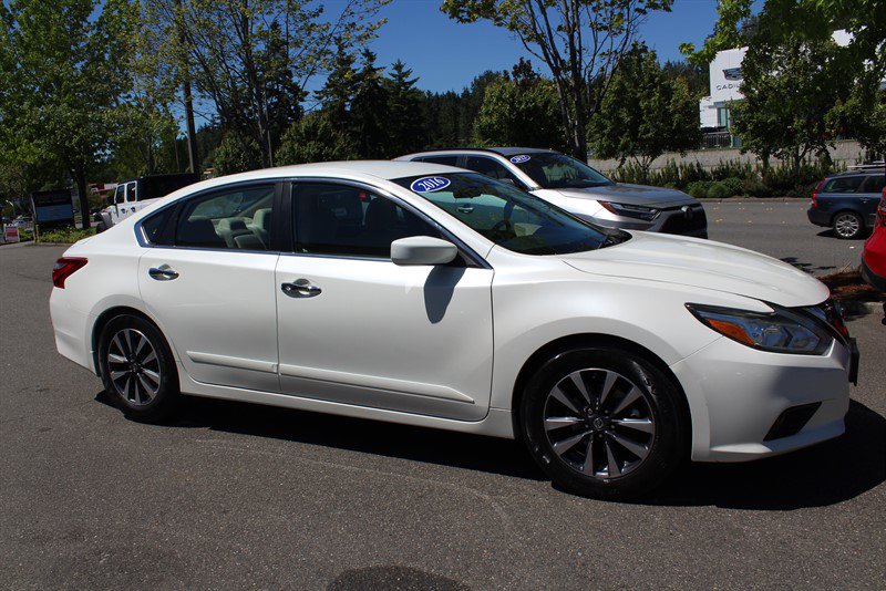 Used 2016 Nissan Altima 2.5 SV FWD image 6
